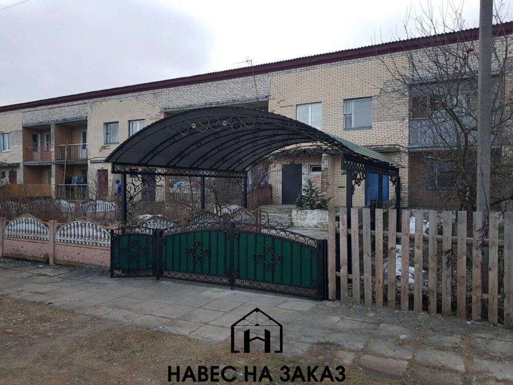 Арочный навес 4 на 7 с элементами ковки по лучшей цене Арочный навес 4 на 7 с элементами ковки