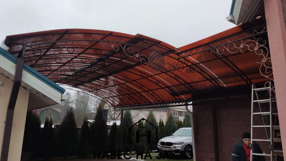 Арочный навес перед гаражом 7 на 11 по лучшей цене Арочный навес перед гаражом 7 на 11