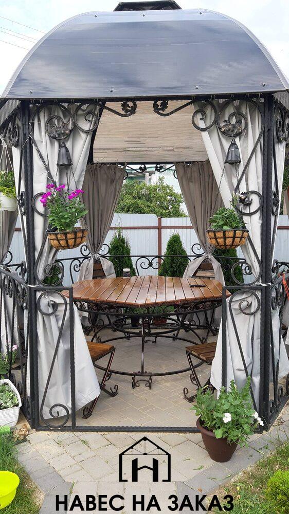 Беседка для отдыха с коваными элементами по лучшей цене Беседка для отдыха с коваными элементами