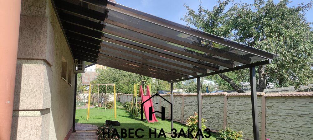 Стильный навес к дому 5 на 4 м по лучшей цене Стильный навес к дому 5 на 4 м